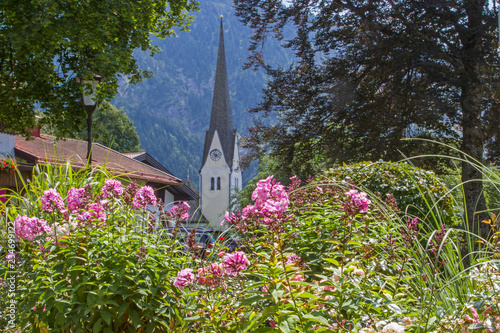 Kirche und Kurpark in Bayrischzell photo