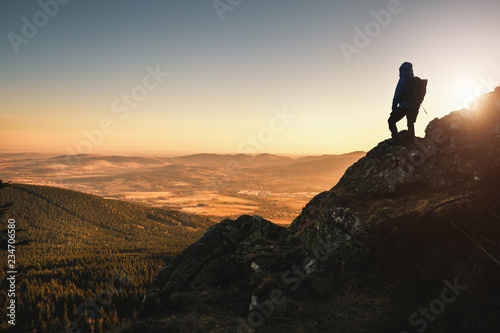 Bergsteiger / Wanderer auf Berg - Sonnenaufgang - Sonnenuntergang (Silhouette)