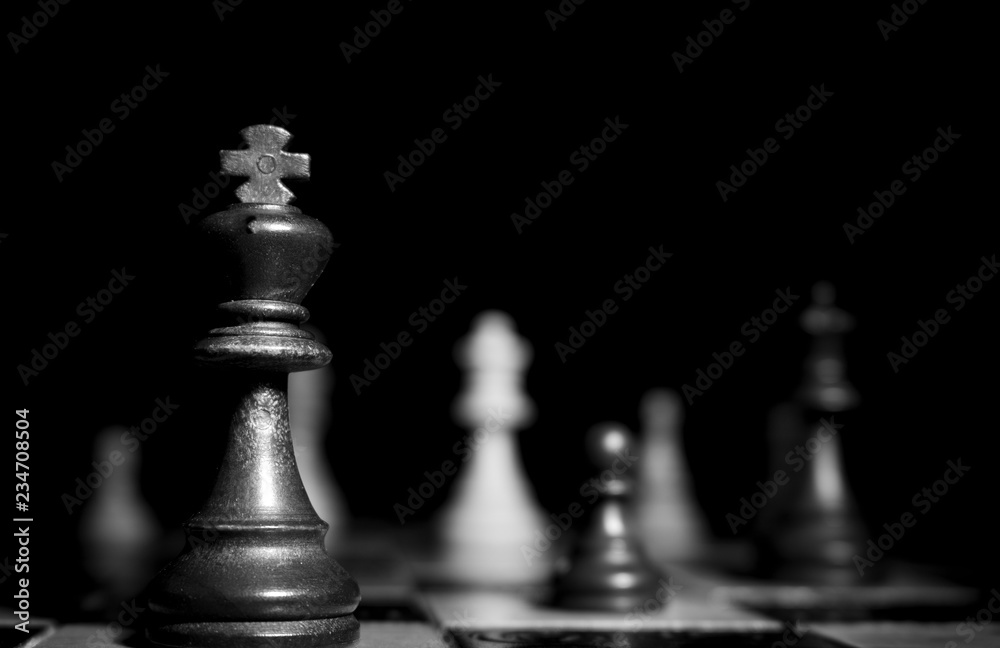 Scacchi fotografati su una scacchiera Scacchi fotografati su una scacchiera