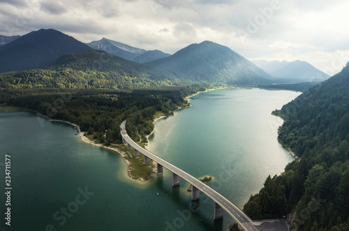 Sylvensteinspeicher - Luftaufnahme Bayern - Deutschland von oben (Natur Wasser Straße)