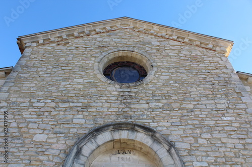 VILLAGE TYPIQUE DE CRILLON LE BRAVE - VAUCLUSE - PROVENCE