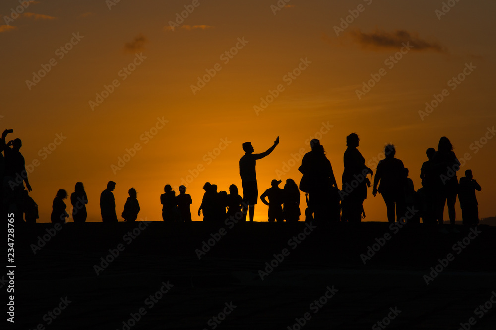 silhouettes silhouettes