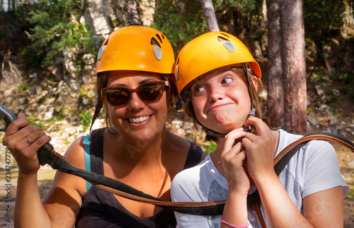 Mère et fille, accrobranches