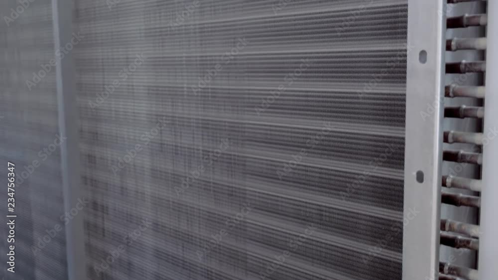 The structure of a liquid radiator for an internal combustion engine