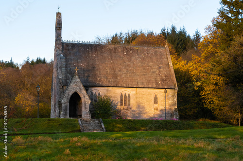 Tableau sur toile Maxwelton Church, Dumfriesshire, Southern Scotland in Autumn