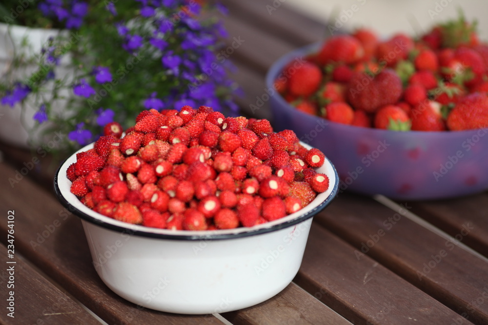 strawberries in a bowl strawberries in a bowl