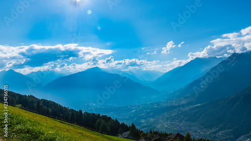 Höhenweg Blick zum Vigiljoch, Meran Südtirol Italien © consultdm15