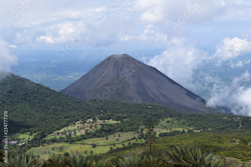 Volcán de Izalco. Naturaleza en su máxima expresión.