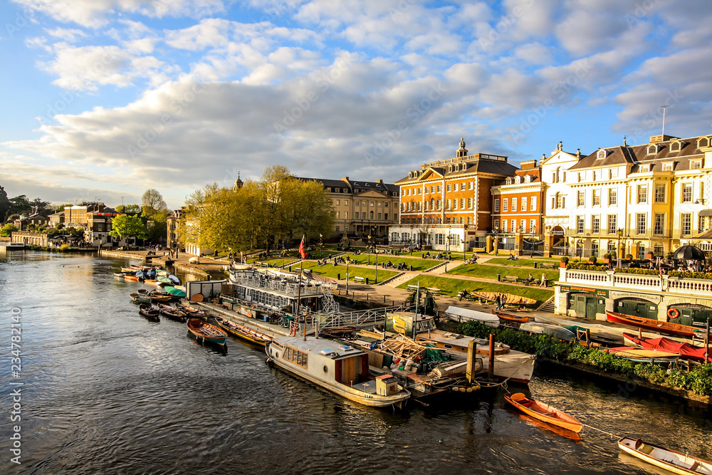 Thames, Riverside, Richmond, London, England;