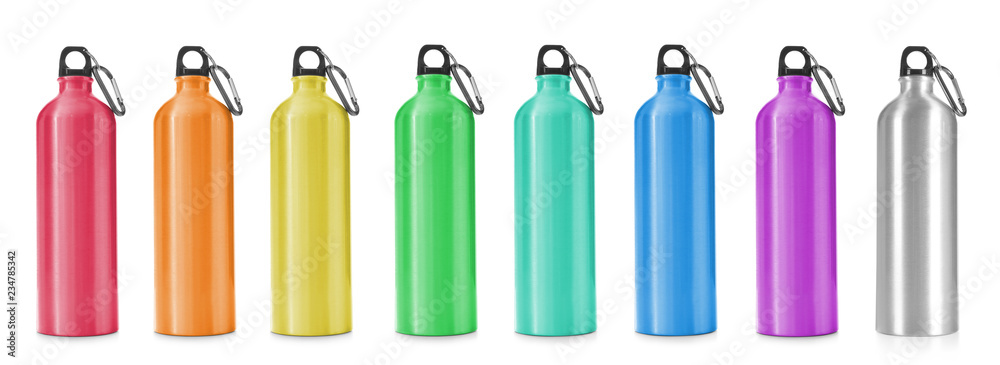 Fototapeta premium Ustaw z różnych butelek sportowych na białym tle