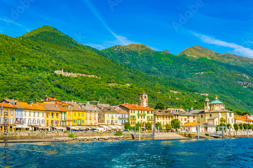 Tableau sur toile Lakeside view of Cannobio, Italy