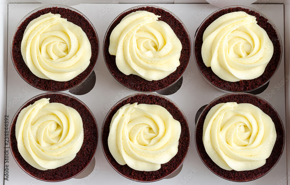 Trifle red velvet with butter cream. Trifle red velvet with butter cream.