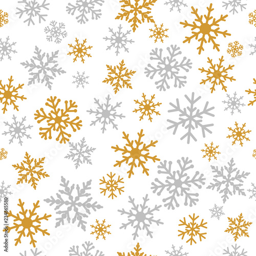 Elegant silver and gold snowflakes seamless pattern. Snowflake line christmas frost in silver and golden colors on white background for xmas greeting card or new year banner 