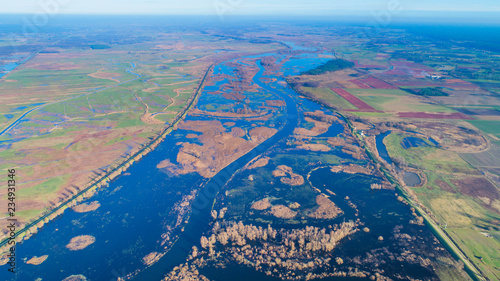 Fototapeta Naklejka Na Ścianę i Meble -  Rozlewiska rzeki, widok z lotu ptaka. 