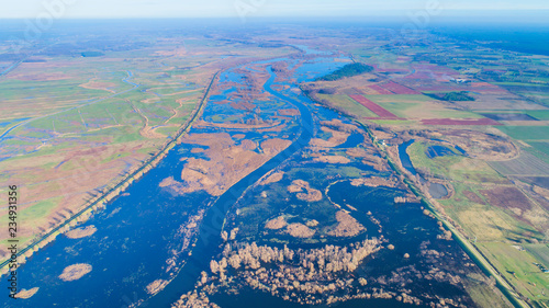 Rozlewiska rzeki, widok z lotu ptaka. 