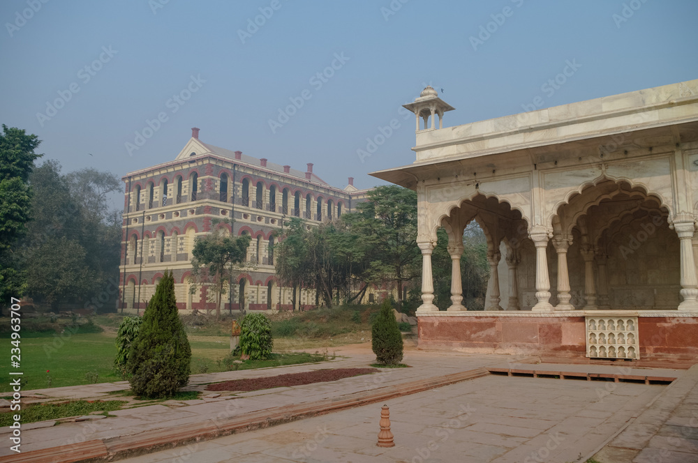 The Sawan and Bhadon pavilions (mandap) are two almost identical structures, they are carved out of white marble. Located in Red fort complex Delhi