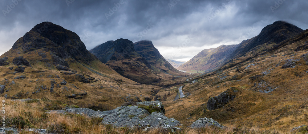 Fototapeta premium Panorama w Three Sisters, nr Kinlochleven Sisters, Kinlochleven