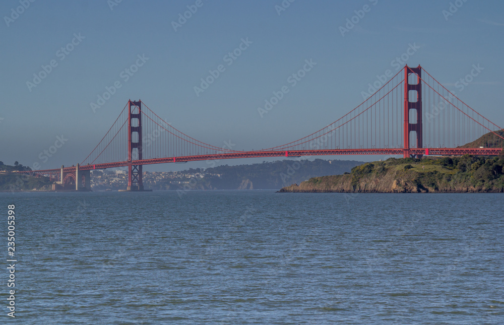 Fototapeta premium Golden Gate Bridge vom Wasser aus