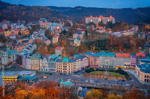 Obraz na płótnie Beautiful view over colorful houses in Karlovy Vary, a spa town in Czech Republic in autumn season w salonie
