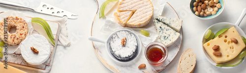 Fotografija Assorted cheeses