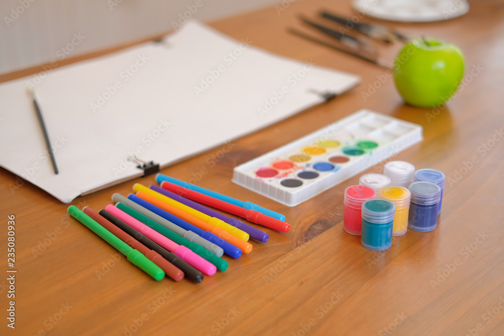 paint brush paper water color felt-tip pen for watercolor painting. hobby & leisure activity paint brush paper water color felt-tip pen for watercolor painting. hobby & leisure activity