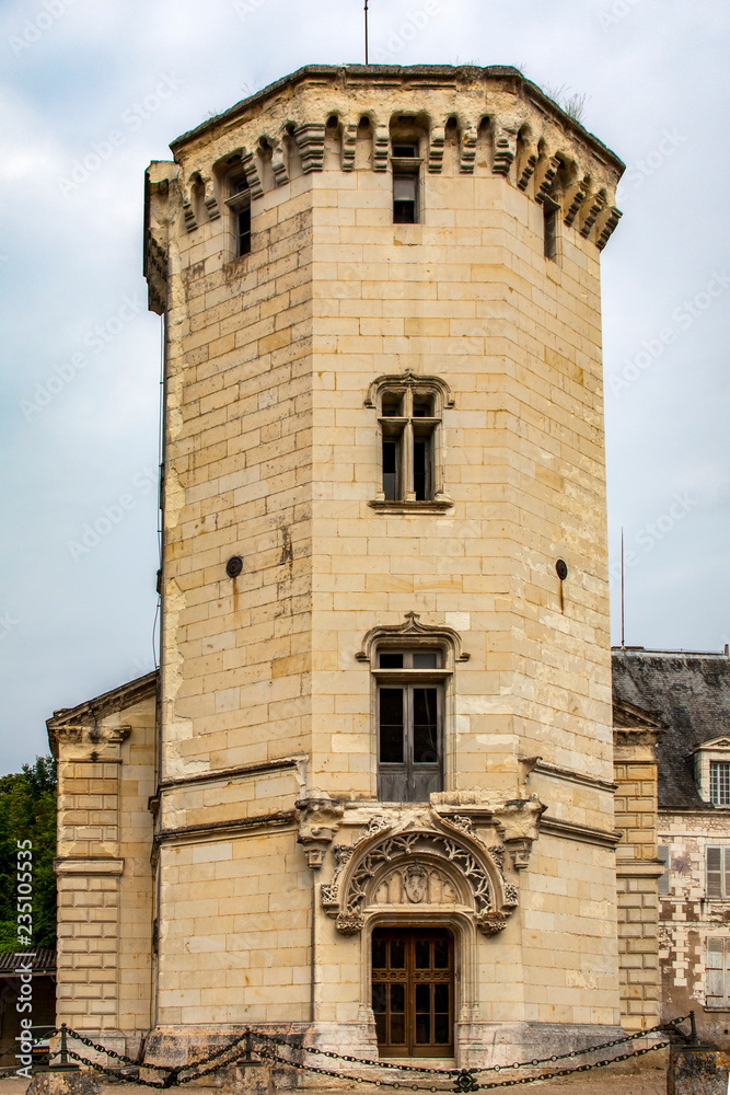 Fototapeta premium Saint-Aignan. La tour du château. Loir-et-Cher. Centre-Val de Loire 