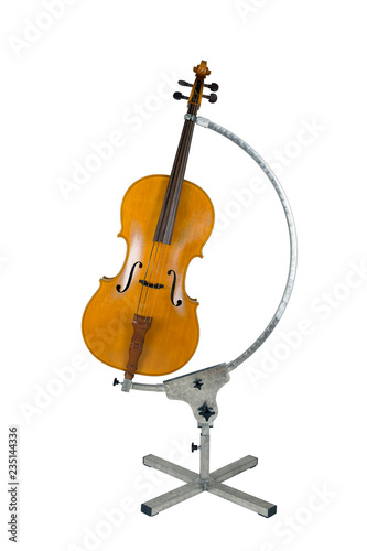 Ko  s Viktor cello maker to a master s catalogue I took a photo of this beautiful musical instrument.