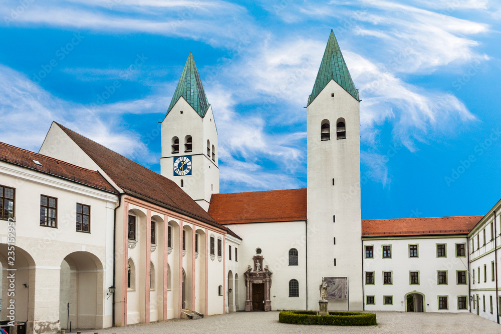 Obraz premium spires freising cathedral