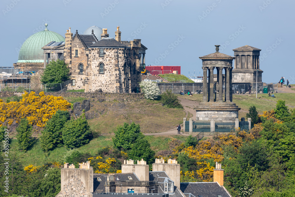 Obraz premium View at Calton Hill in Edinburgh, Scotland