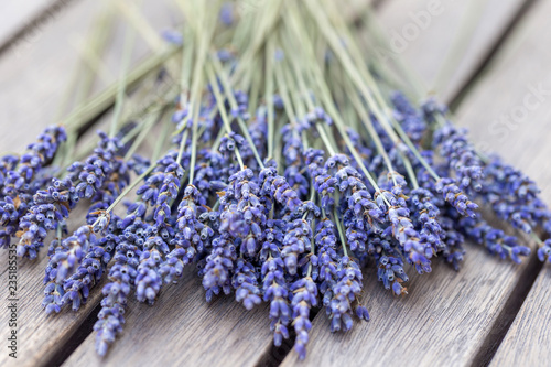 Fototapeta Naklejka Na Ścianę i Meble -  Lavender bouquet on a wooden table
