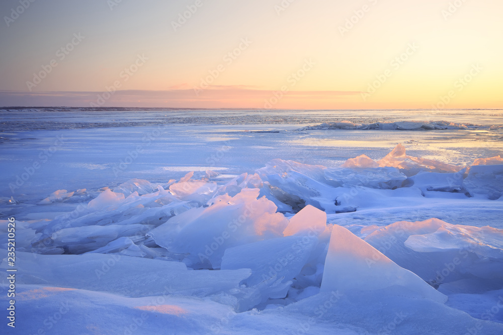 dawn at the frozen lake shore / the fabulous color of the wild