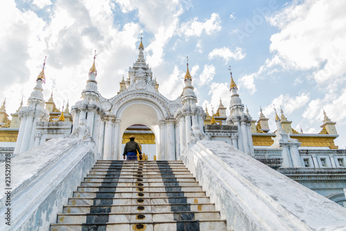 Monastère MAHA ATULAWAIYAN ATUMASHI KYAUNGDAWGYI mandalay Myanmar Birmanie photo