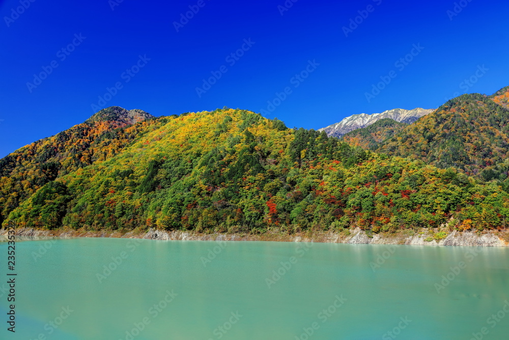 秋の龍神湖