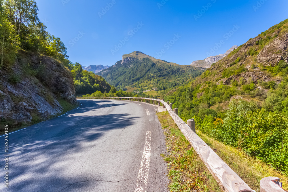 Route des Pyrénées, cirque de Gavarnie