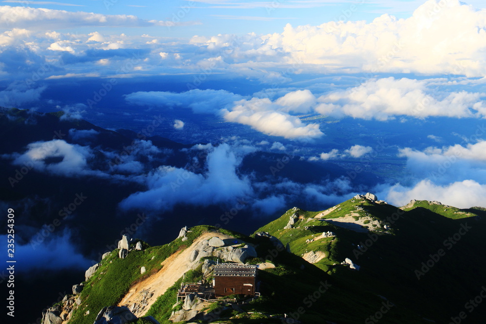 日本　中央アルプス空木岳山頂からの景色　
