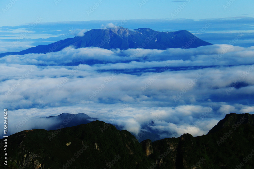 Obraz premium 日本 中央アルプス空木岳山頂からの景色 