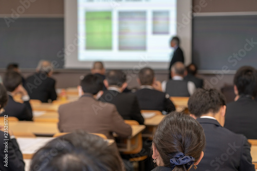 大学での社会人講義のイメージ