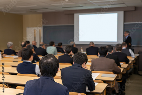 大学での社会人講義のイメージ