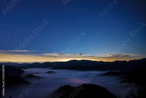 sea of clouds and lots of stars in Japan