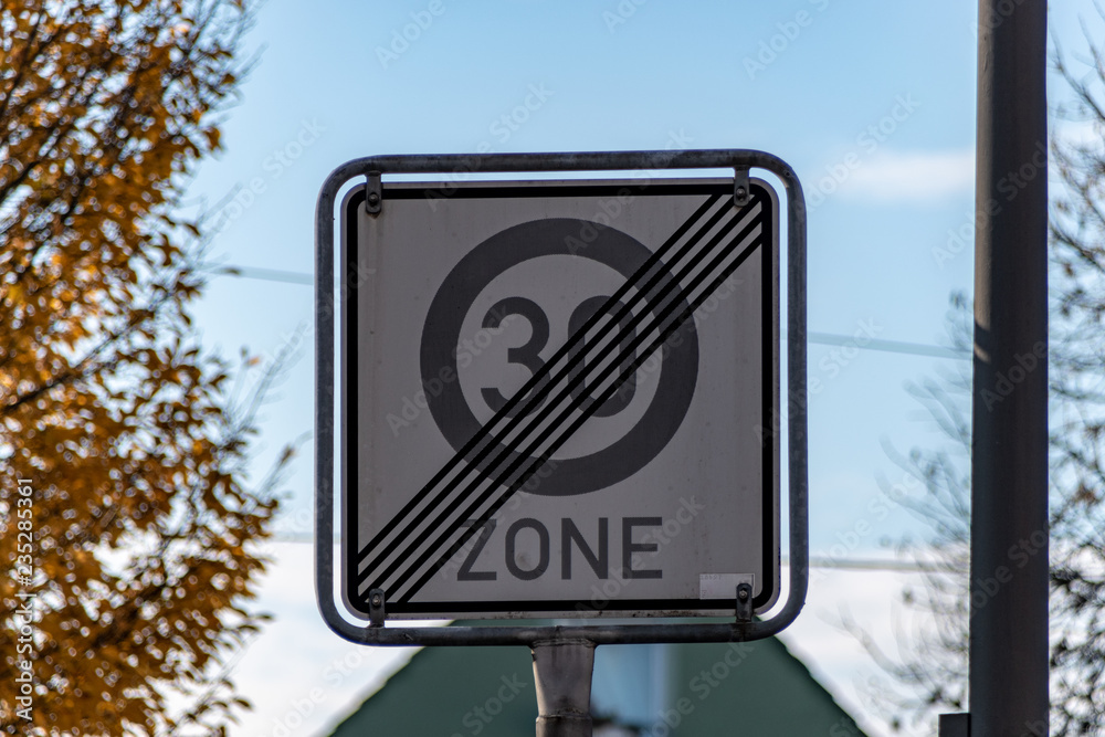 30er Zone ende Stock Photo Adobe Stock