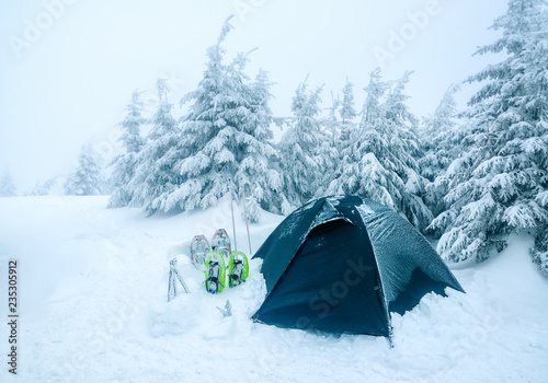 tent on the snow