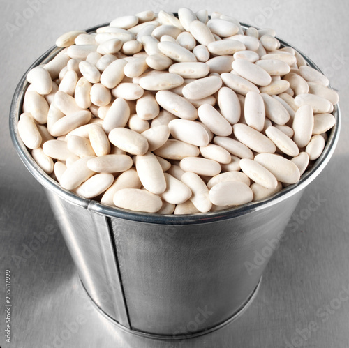 ALUBIA OR CANNELLINI BEANS photo