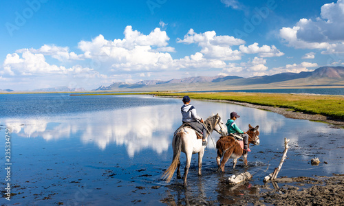 Landschaft am Song Köl See in Kirgistan photo