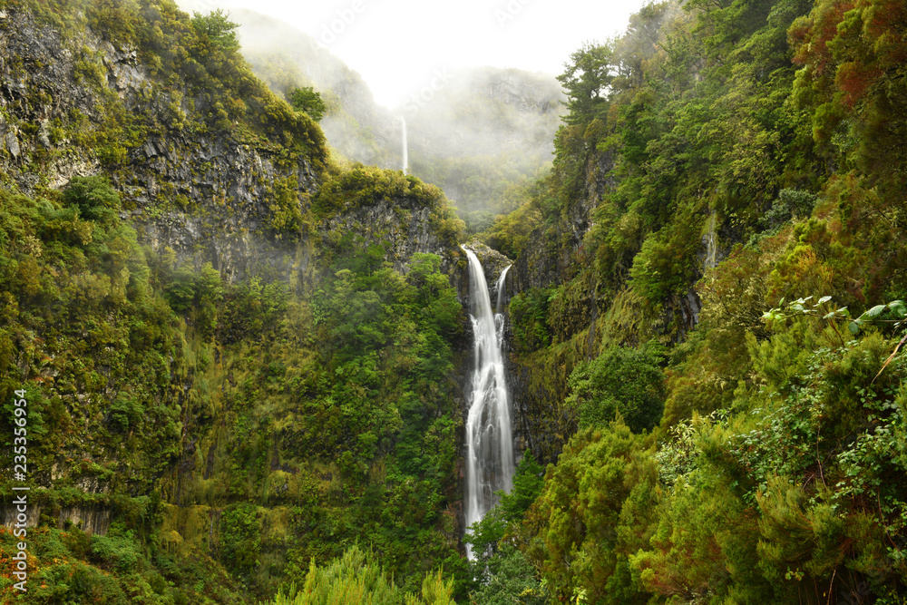 Fototapeta Wodospad Risco - wyspa Madera