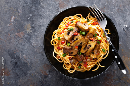 Vegetarian spaghetti bolognese with mushrooms and pepper.