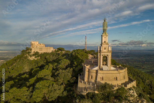 Obraz na płótnie Aerial view of the statue of Christ and the Sant Salvador sanctuary, Mallorca w salonie