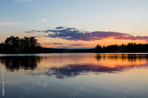 Schweden  Sonnenuntergang am See Viken