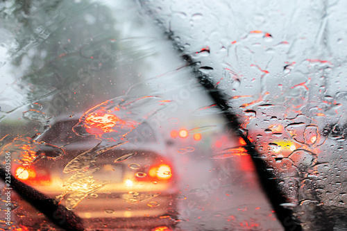 Heavy rain, visibility is difficult. Turn on the wiper to help solve the problem. photo