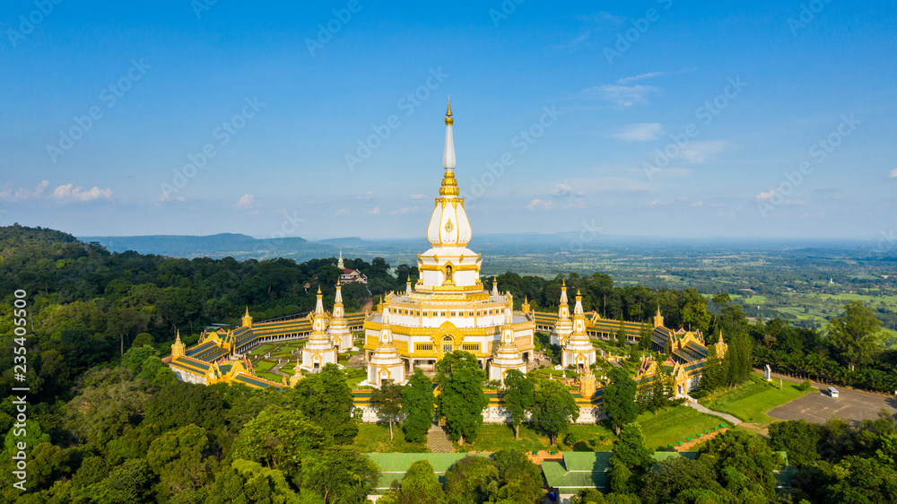 Fototapeta premium Giant pagoda Phra Maha Chedi Chai Mongkol Temple, Province Roi Et Thailand, Giant cetiya.