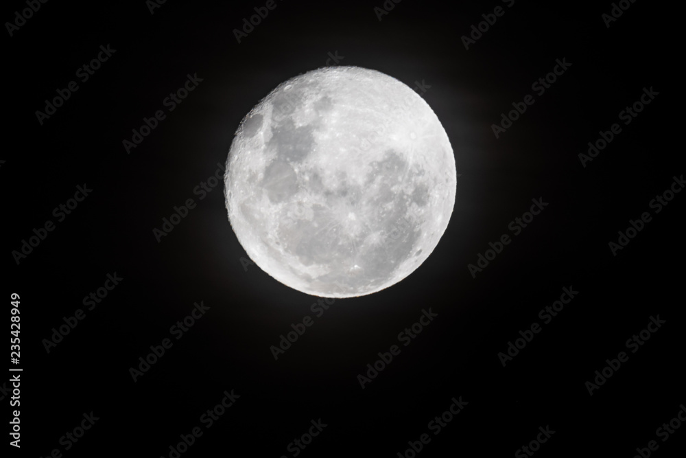 Obraz premium Nearly a Full Moon